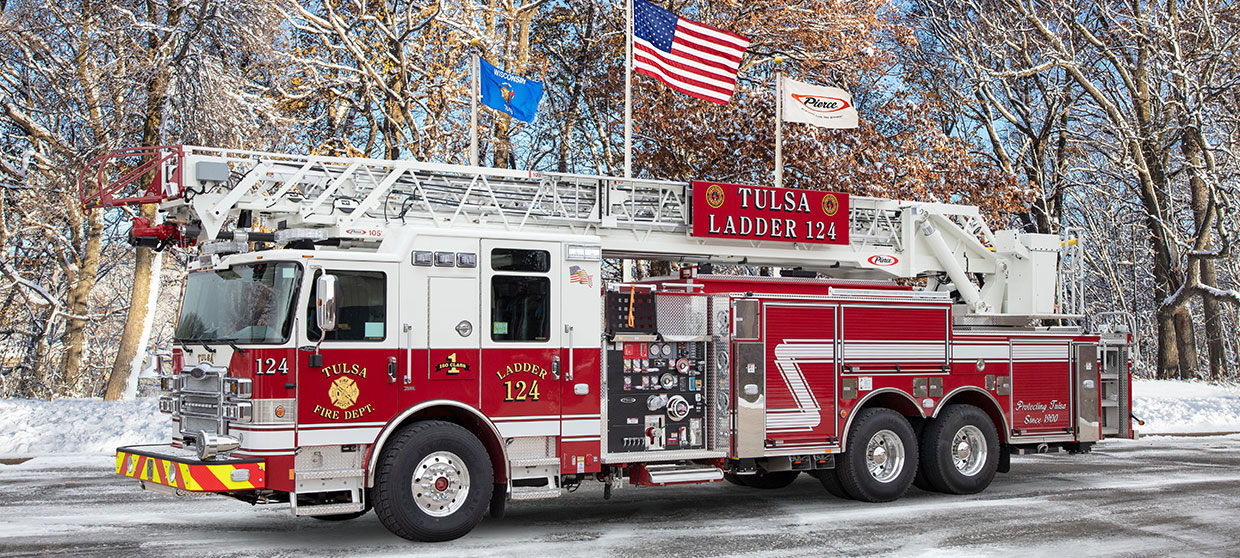 FDNY LADDER 68 2013 PIERCE ARROW XT 105' REAR-MOUNT